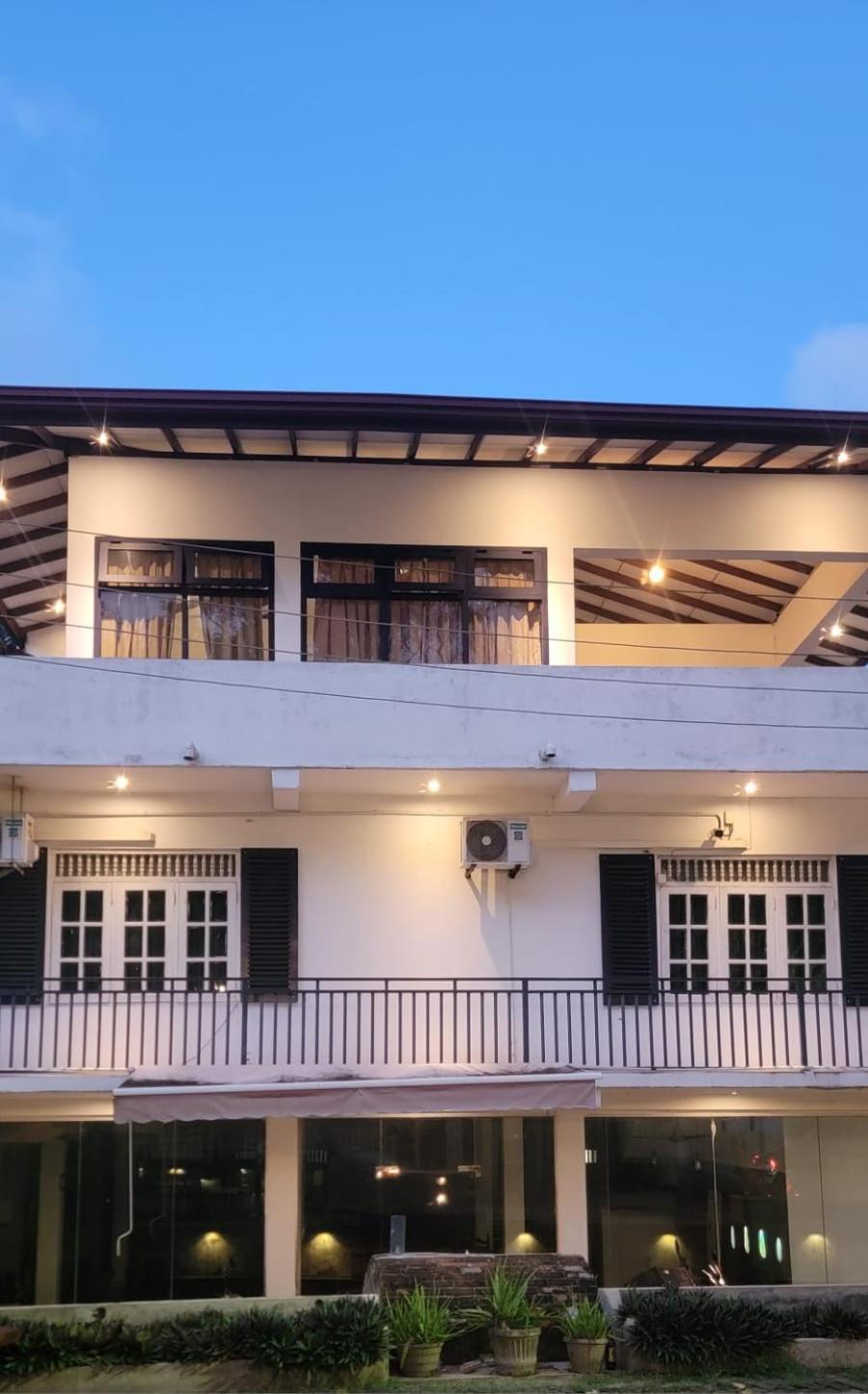 The Empyrean Airport Transit Hotel Katunayake Exterior photo