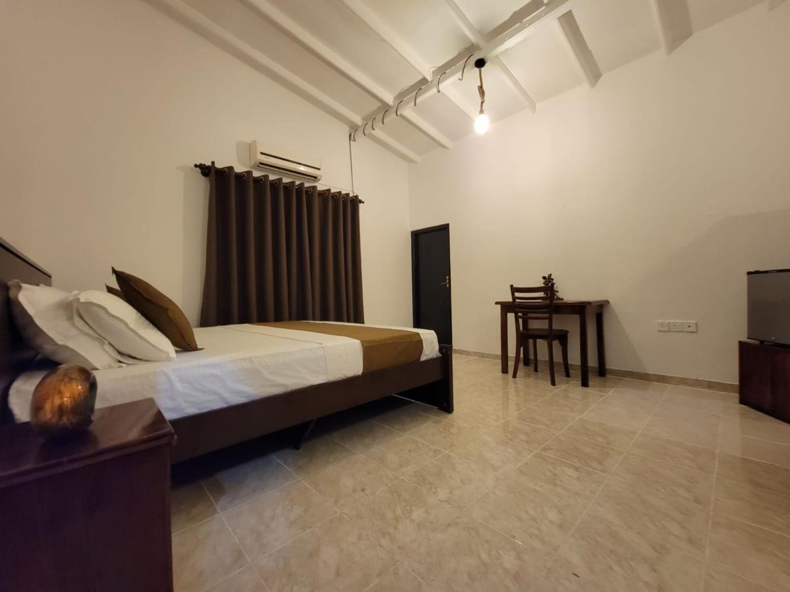 The Empyrean Airport Transit Hotel Katunayake Exterior photo